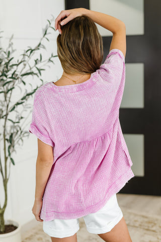 Basic Fade V-Neck Acid Wash Top in Mauve